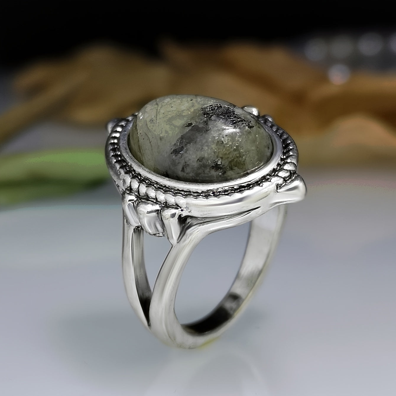 Spectaculaire Bague Intemporelle de Style Vintage