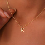 Collier avec des initiales de lettres d'amour