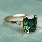 Bague en Or avec Pierre Précieuse Verte Inspirée du Vintage